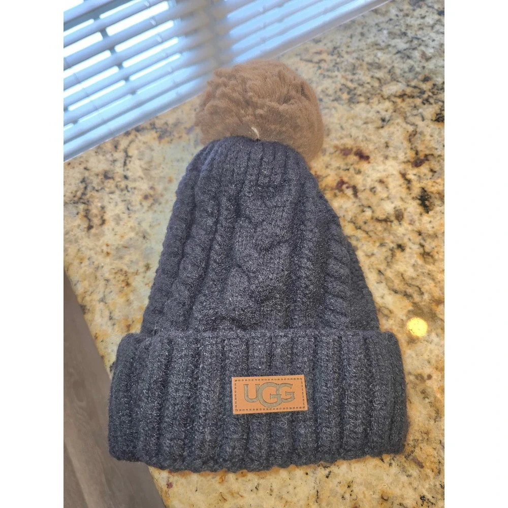 UGG Womens Cable Knit Beanie Hat Charcoal Grey Tan Pom Pom Faux Fur Lined Beanie